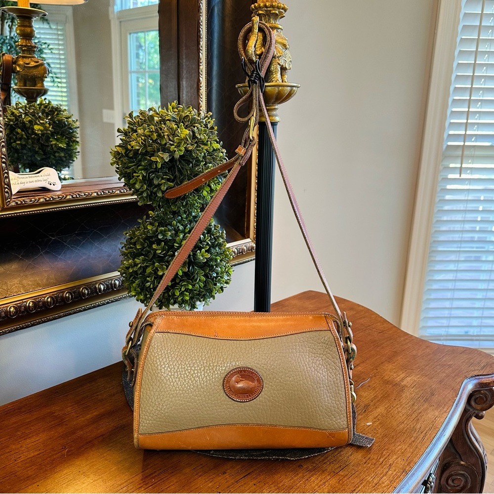 🛍️🛍️ AUTHENTIC DOONEY & BOURKE TOUPE / BROWN CROSSBODY BAG 🩷 💼 GOOD COND